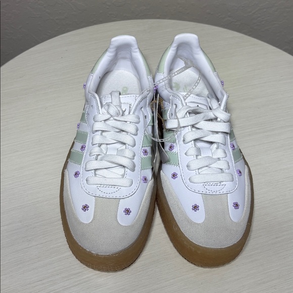Adidas Sambae "Cloud White/Linen Green /Gum" (JS3954) Women’s Sneakers NWT Size6 - Picture 5 of 11